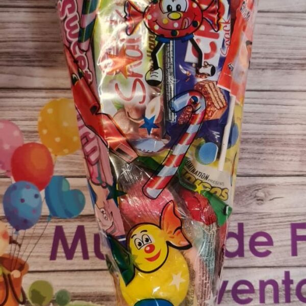 Cono relleno de chocolate y chuches 60cm