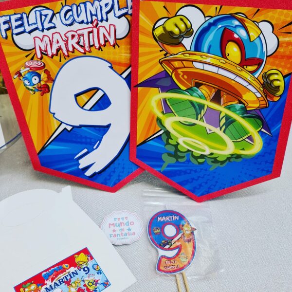 Pack Fiesta de Cumpleaños Vela banderín y 10 cajas personalizadas